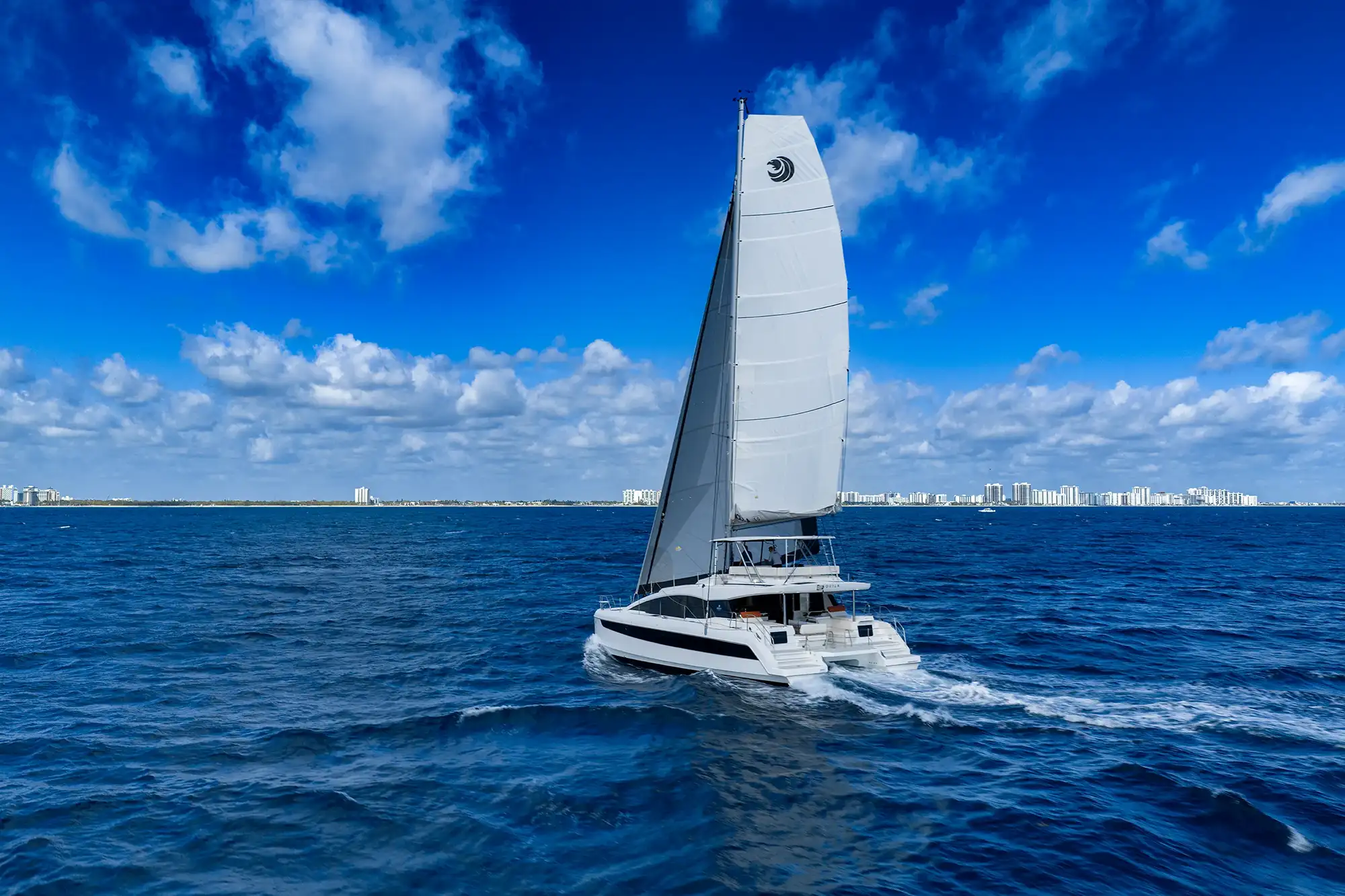 A50SAIL-Exterior-Running-Sails-Up-aquila 5