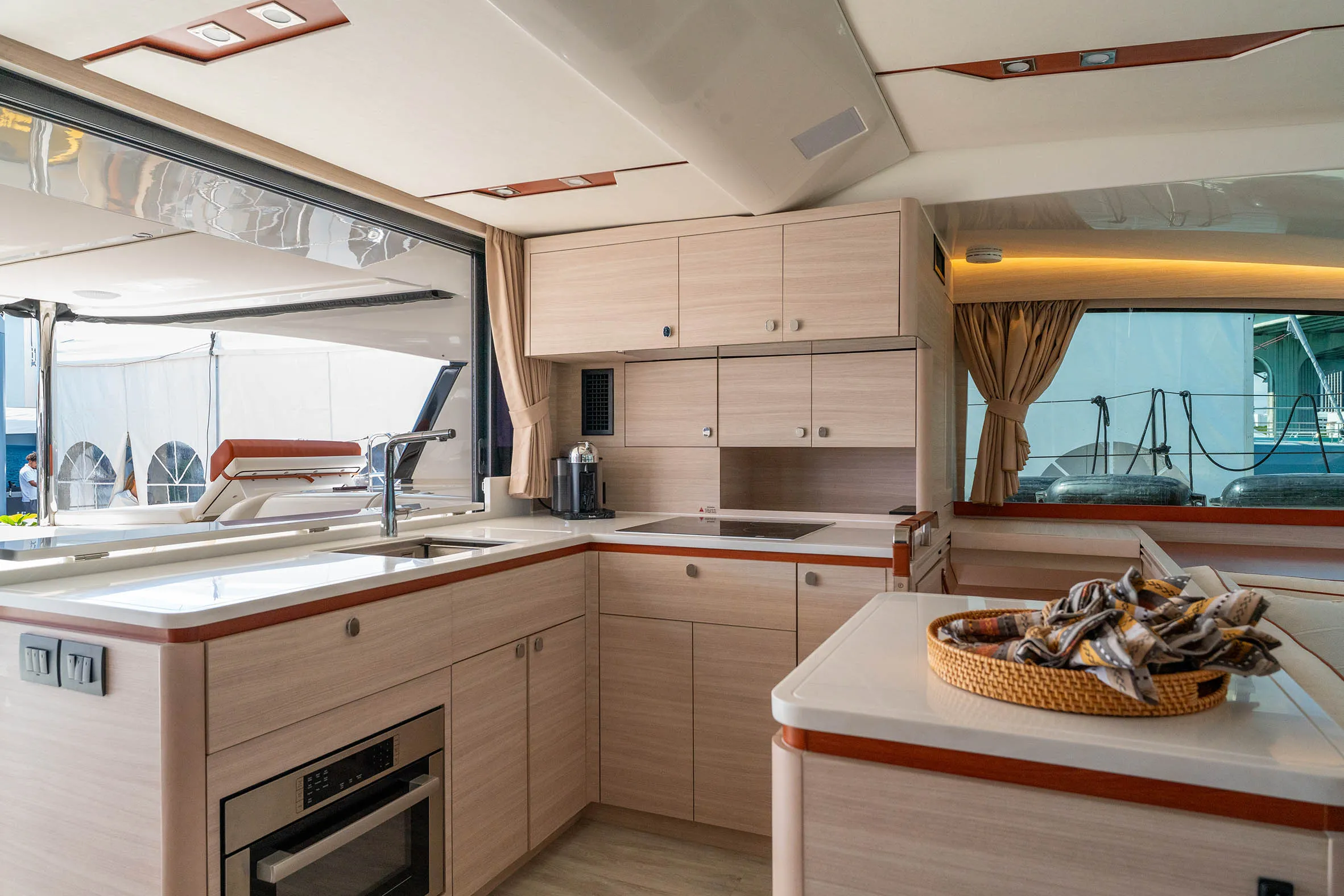 A50SAIL-Salon+Galley-_DSC2681